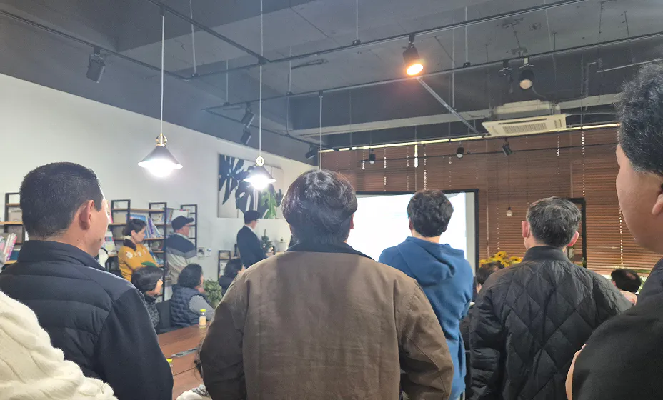 전국 200여건 이상 설명회 | 카페·회의실 현장 사진